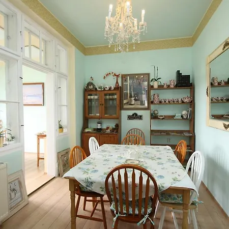 Bed & Breakfast Grant Lux