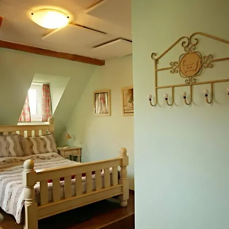 Grant Lux Bed & Breakfast 3*