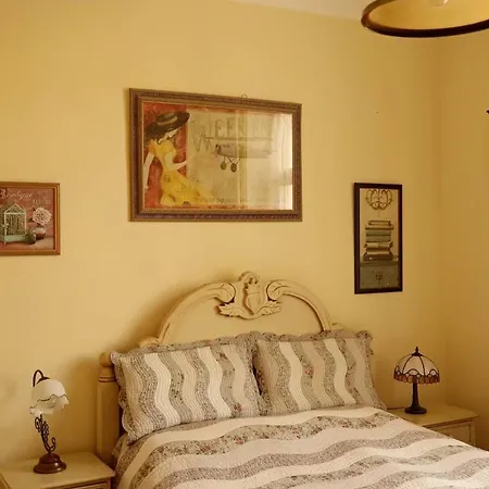Grant Lux Bed & Breakfast
