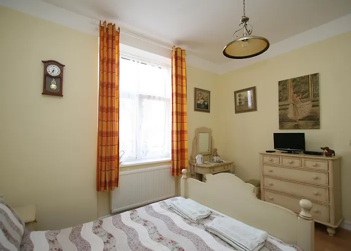 Grant Lux Bed & Breakfast 3*