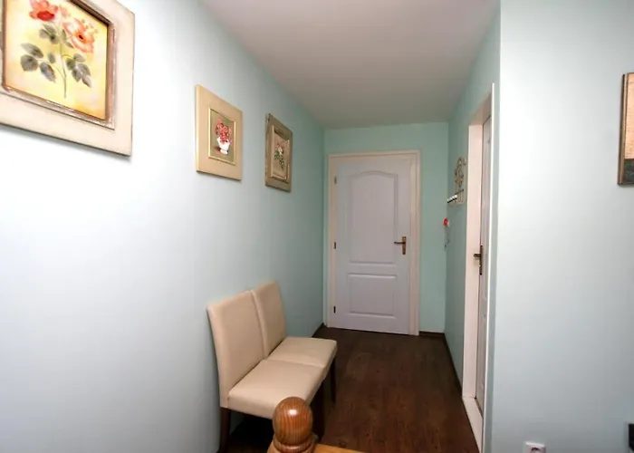 Grant Lux Bed & Breakfast 3*